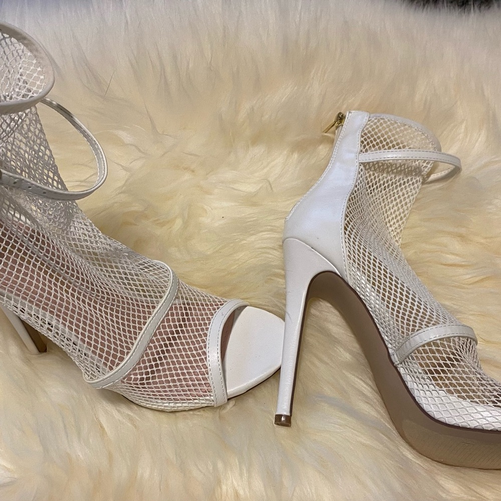 Elegant White Mesh Stiletto Heels - Picture 2 of 7